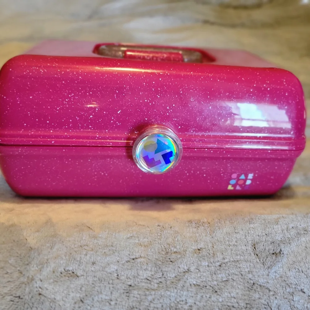 Caboodles Sparkling Fuchsia Makeup Case
